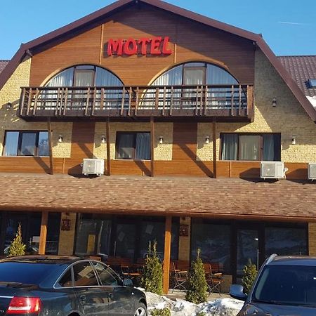 Efm Motel Brezoi Exterior foto